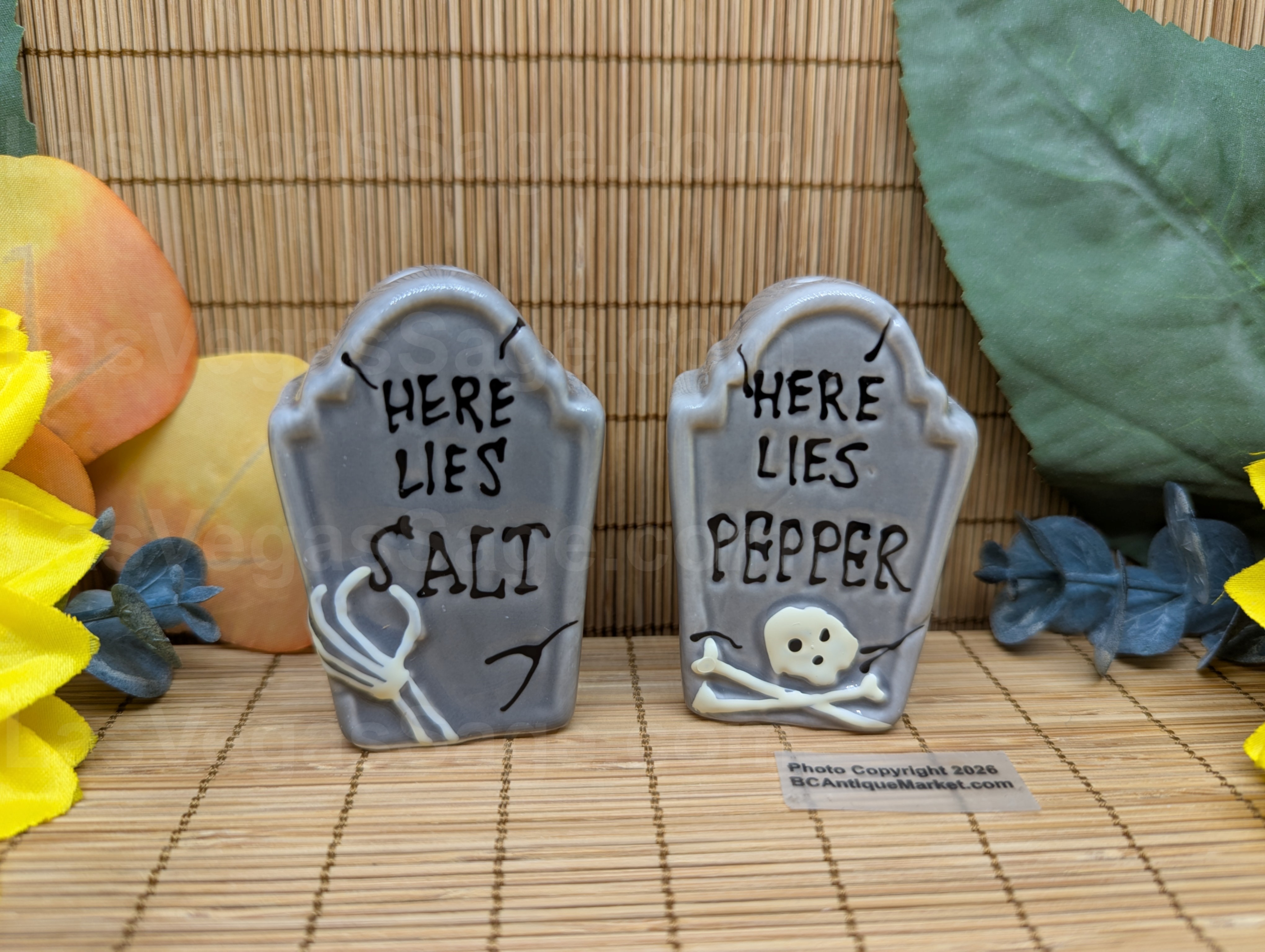 Gravestones Small Salt and Pepper Set