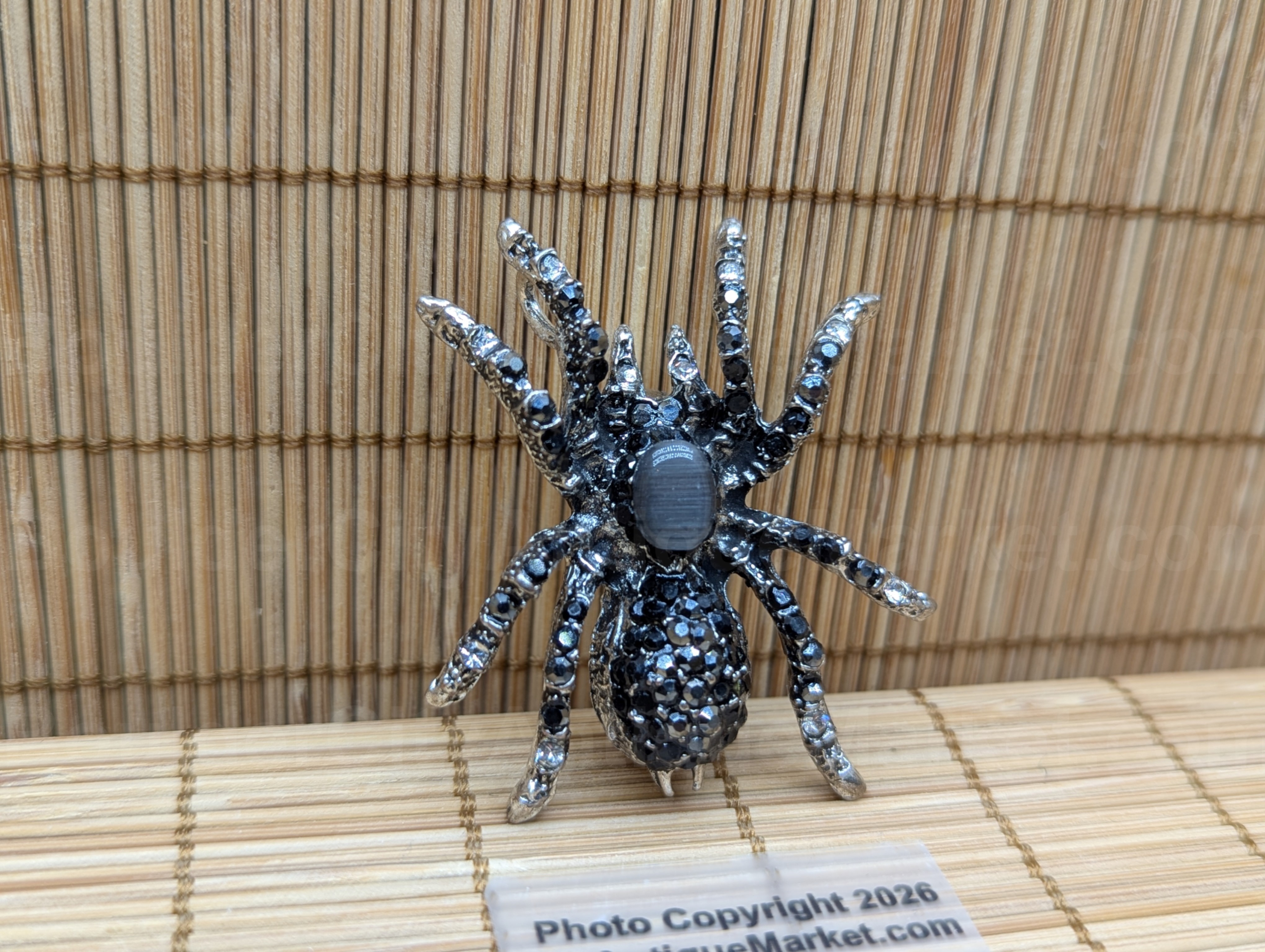 Grey Cat's Eye Rhinestone Spider Brooch